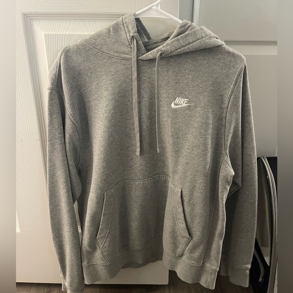 Grey Nike sweatshirt men’s/womens